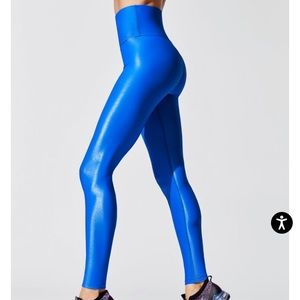 Carbon 38 Neon Blue Leggings